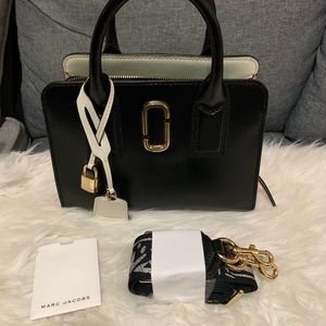 LIKE NEW.  Marc Jacobs Little Big Shot Black